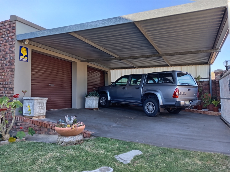 3 Bedroom Property for Sale in Strelitzia Park Eastern Cape
